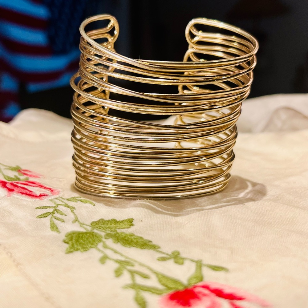 Gold Wire Wrapped Bracelet Minimalist Design NEW